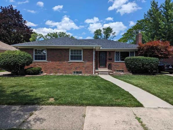 21363 Broadstone St, Harper Woods, MI 48225
