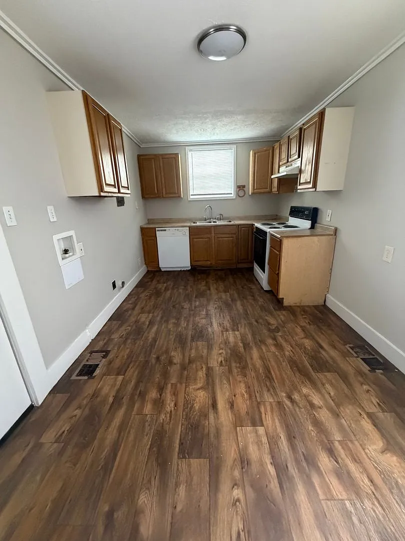Bemis Welcomes You! Section 8 Approved — Photo 4