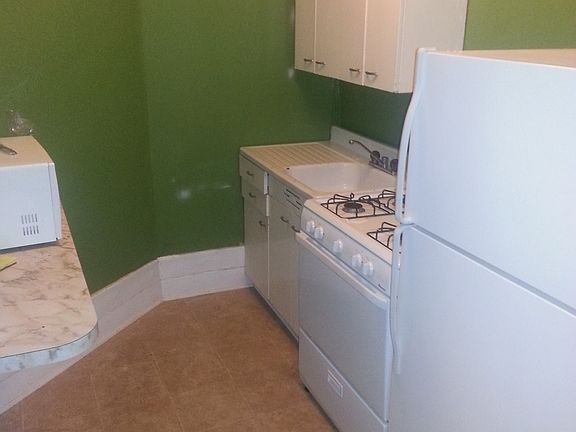 4th image of 656 Palmetto St APT 4