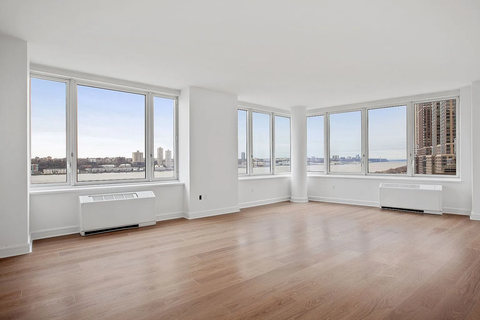 80 Riverside Blvd #15C photo 1
