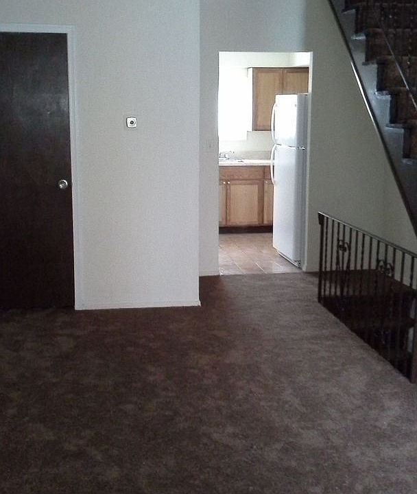 2nd image of 2509 S Fairhill St
