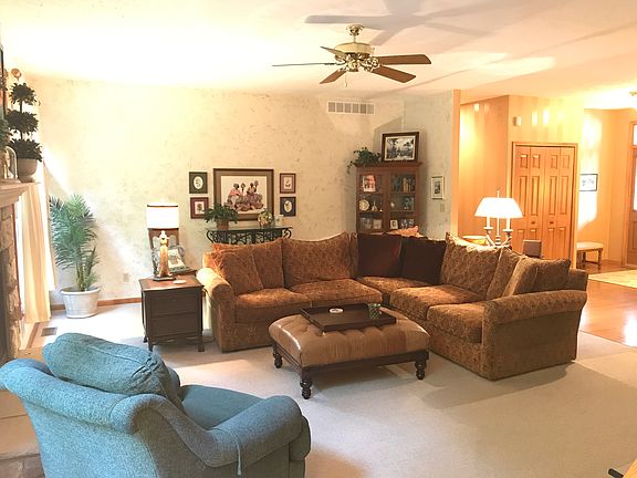 2nd image of 35975 Falcon Crest Ave
