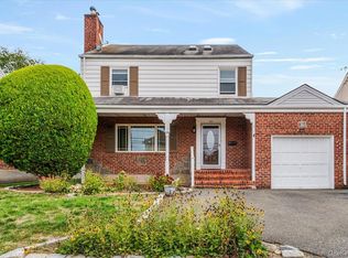 66 Dubois Ave, Valley Stream, NY 11581