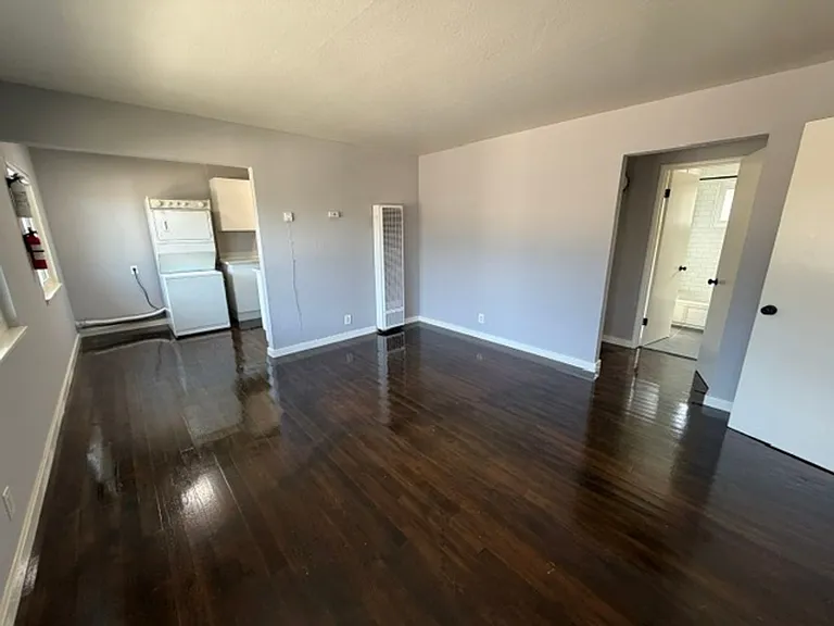 2363 Humboldt Ave — Photo 5