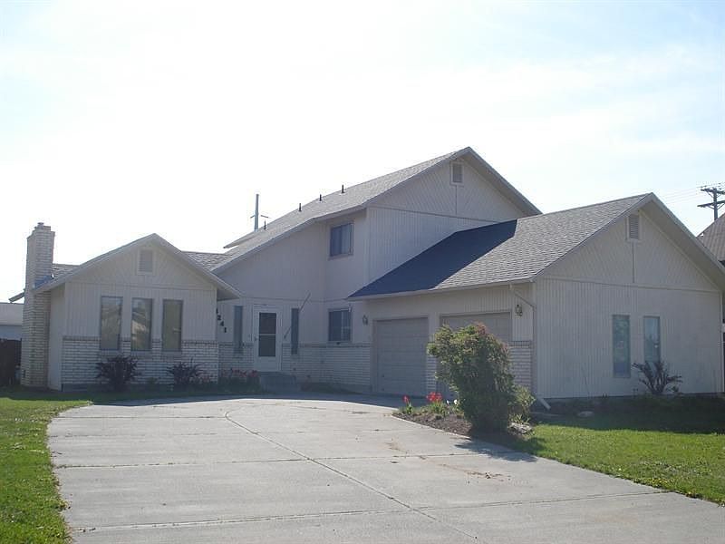 1st image of 3241 Disney Dr