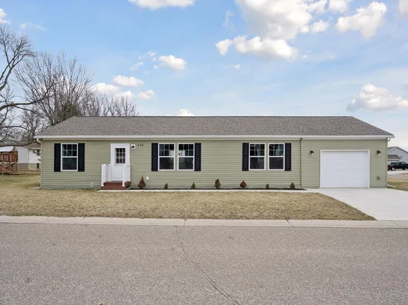 675 Brooks St S, Eden Valley, MN 55329