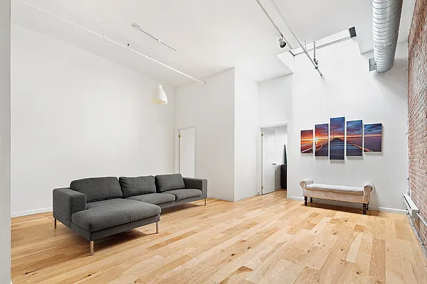 Rented by Ozymandius Realty | media 2