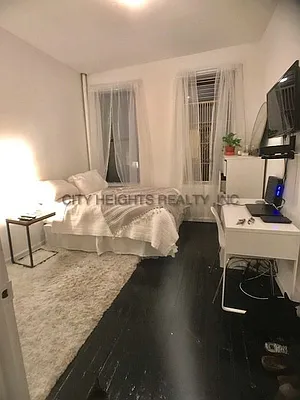 Rented by City Heights Realty | media 22