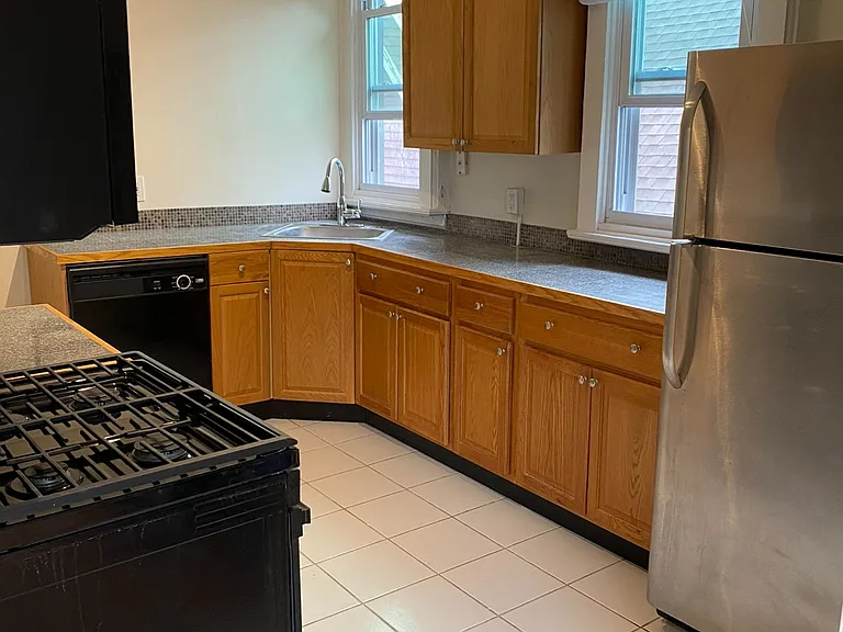 548 Potomac Ave #3 — Photo 5