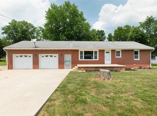 109 Walnut St, Brighton, IL 62012