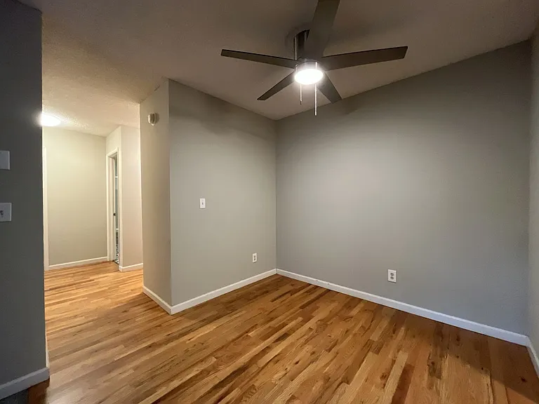 15827 NE Glisan St #5 — Photo 16