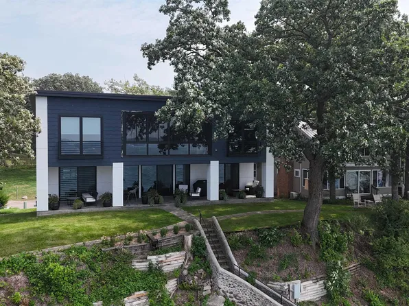 3009 Lake Shore Dr, Okoboji, IA 51355