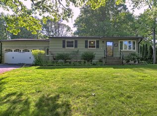 6 Sherwood Dr, Prospect, CT 06712