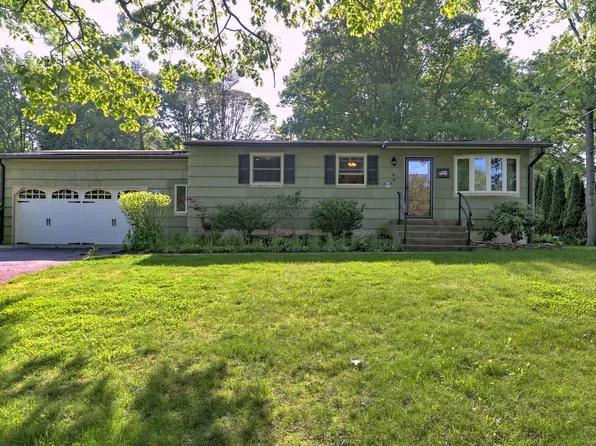 6 Sherwood Drive, Prospect, CT 06712