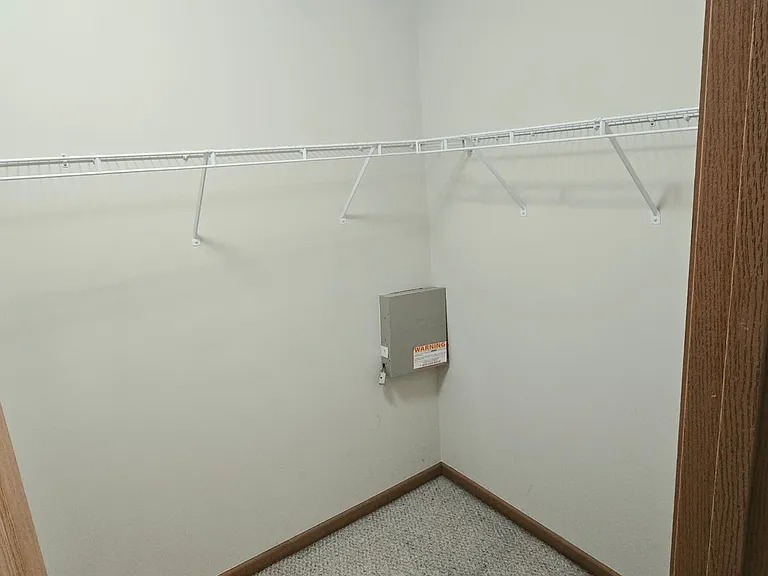 7223 Normanton Dr — Photo 33