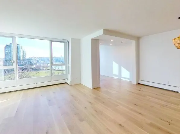 1338 Homer St #8XX, Vancouver, BC V6B 6A7