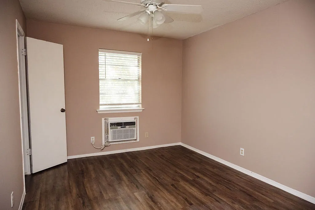 3103 Coffey St — Photo 4