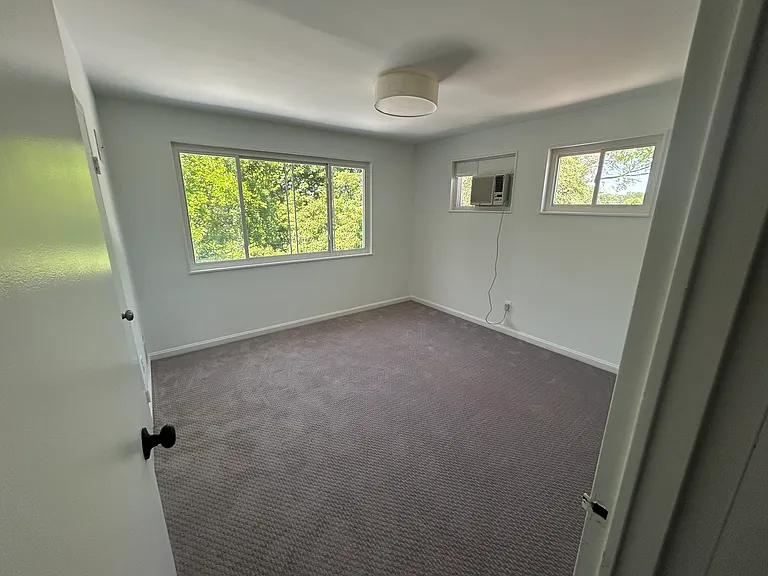 716 Audrey Ln — Photo 9