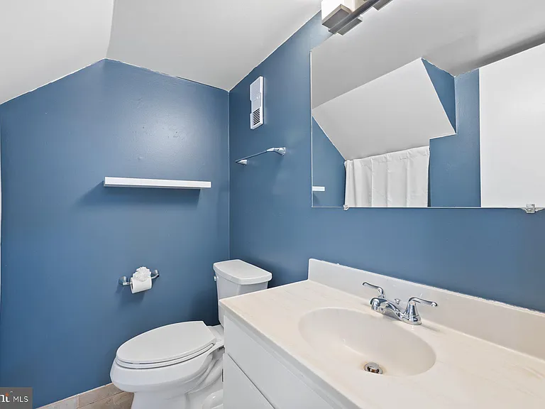 2512 N Dearing St — Photo 22