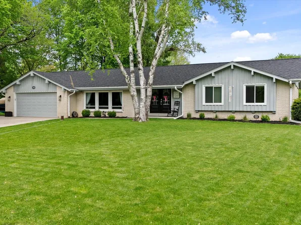 9746 North Kent COURT, Mequon, WI 53097