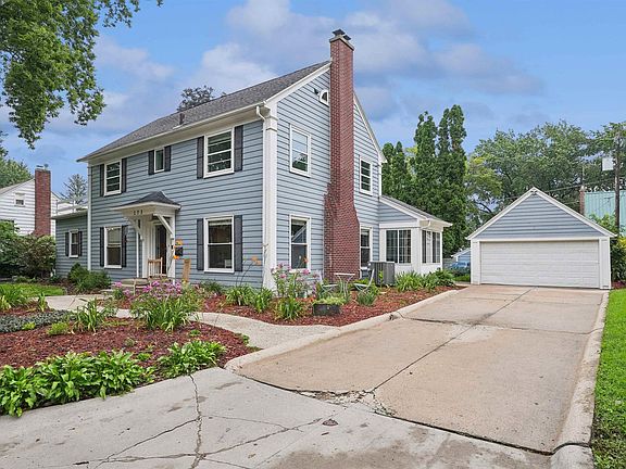 3rd image of 173 Graceline Blvd