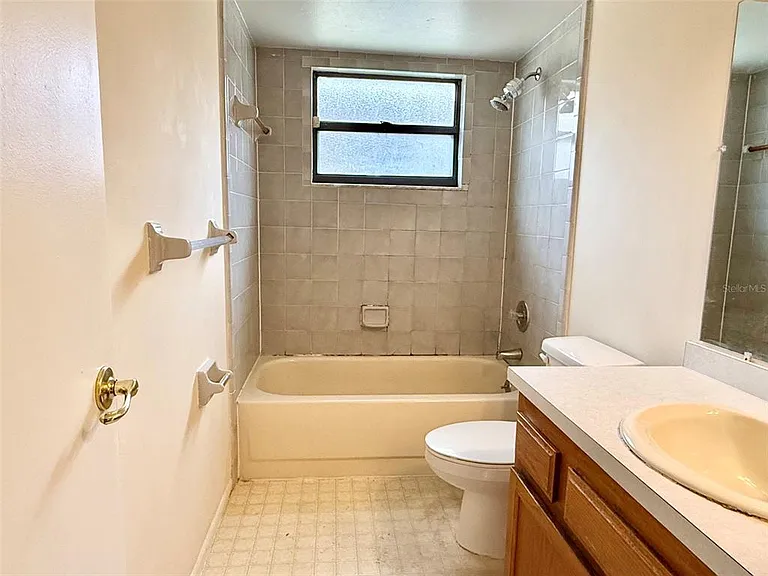 1215 Creekbottom Cir — Photo 23
