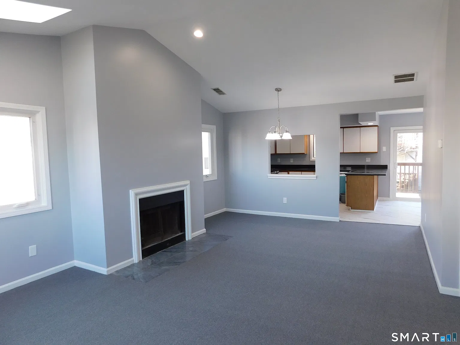 2 bed, 2.0 bath, 1789 sqft, $2,400 — Photo 4