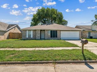 809 Willow Creek Dr, La Porte, TX 77571