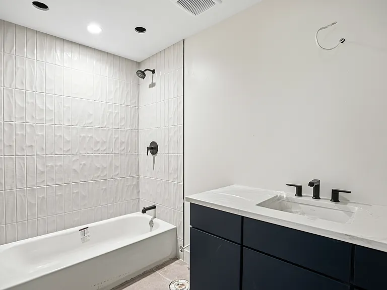 W 37th Ave — Photo 14