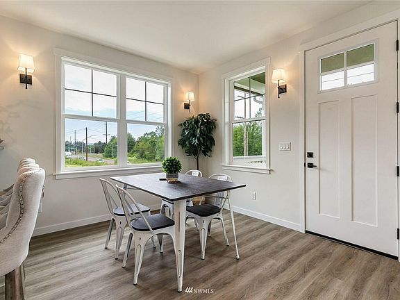 4th image of 3228 E Sunset Dr