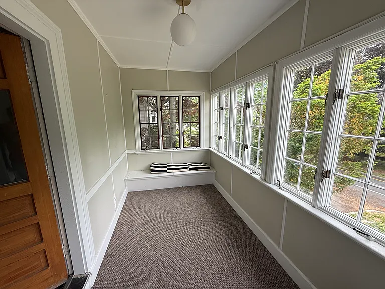 492 Pleasant Valley Pkwy — Photo 11