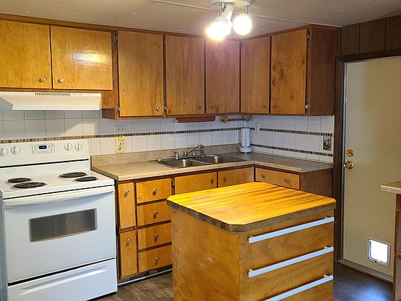 4th image of 3920 E Balsam Ave