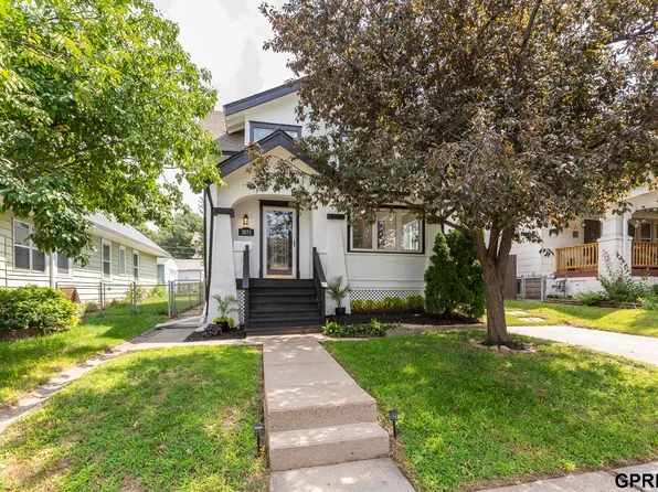 3075 S 32nd St, Omaha, NE 68105