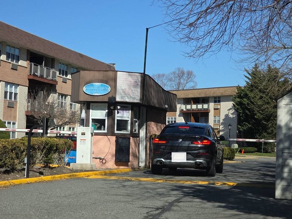 1st image of 1111 River Rd APT D1