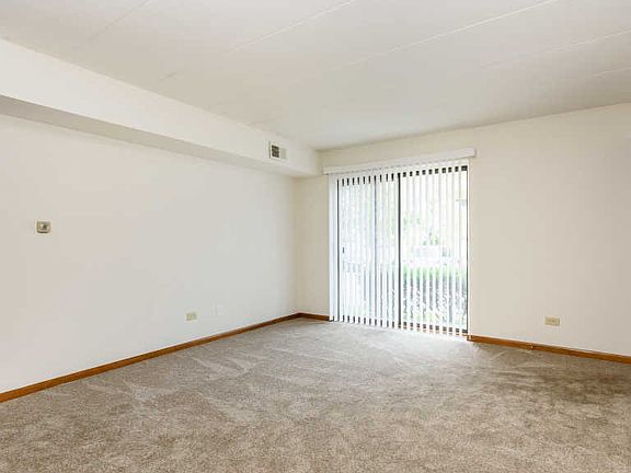 3rd image of 1545 S Ardmore Ave APT D