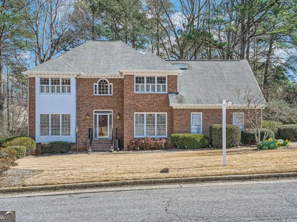 1664 Holly Lake Cir, Snellville, GA 30078