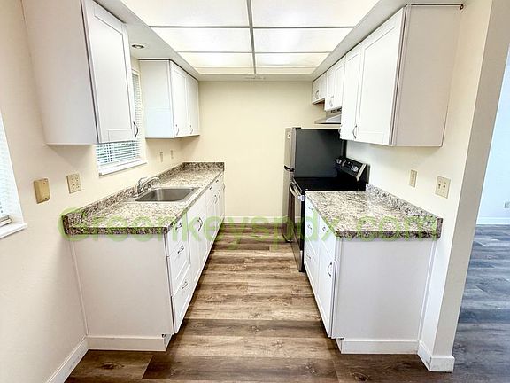 4th image of 2614 SE 115th Ave APT 3