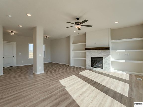3rd image of 20819 Kansas Dr