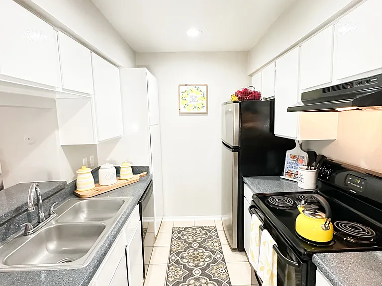 The Park @ Live Oak Apartments — Photo 56