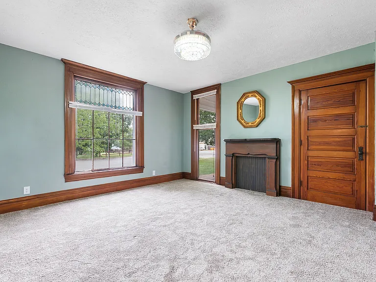 433 S Main Ave — Photo 12