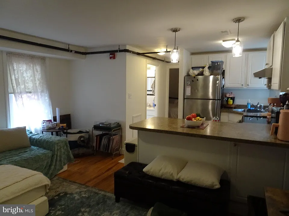 202-04 Delaware St #1