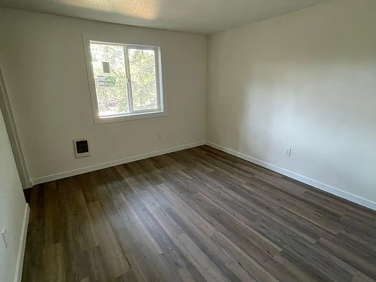 13410 SE Powell Blvd #9 — Photo 10