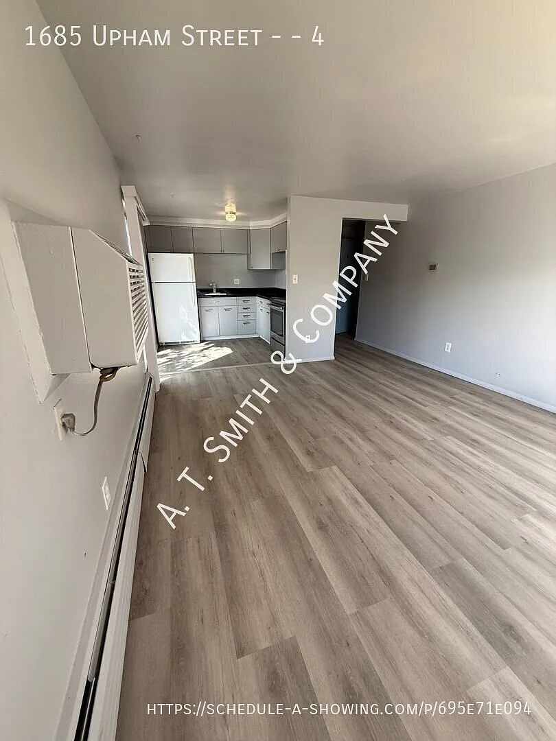 Large 1 Bedroom Apartment in Lakewood with Balcony! — Photo 2