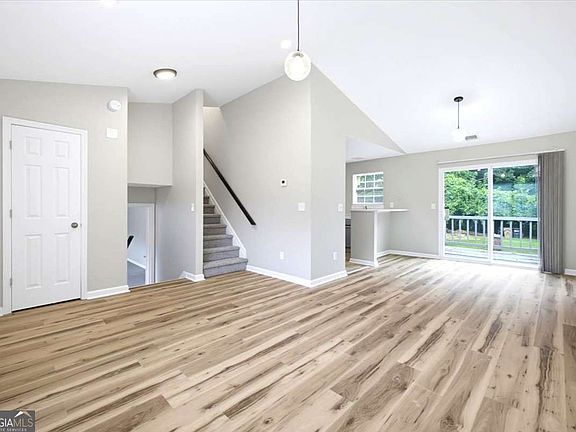 5th image of 5612 Pine Gate Dr