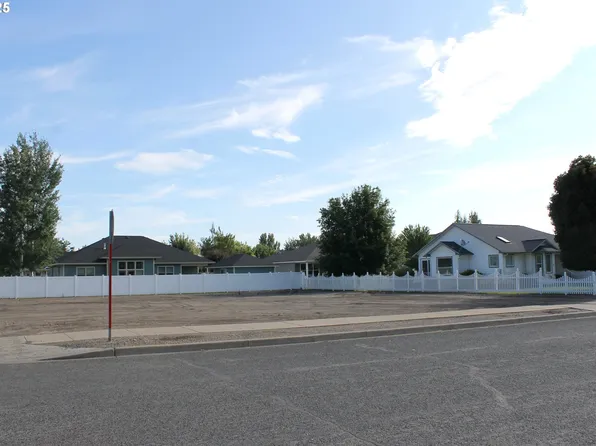 1190 F St, Baker City, OR 97814