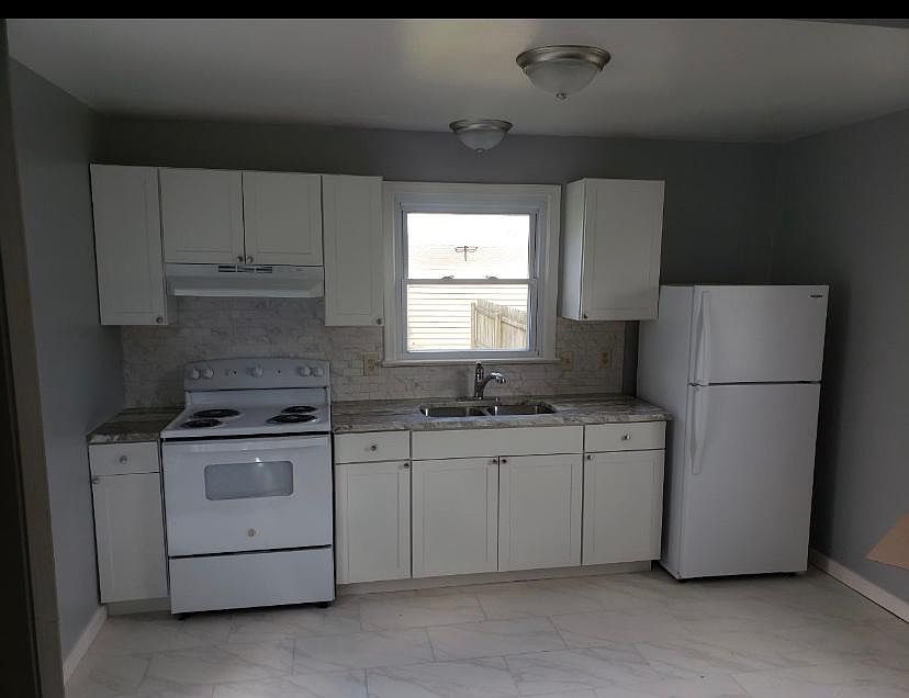 1st image of 2028 S Whitehill Dr