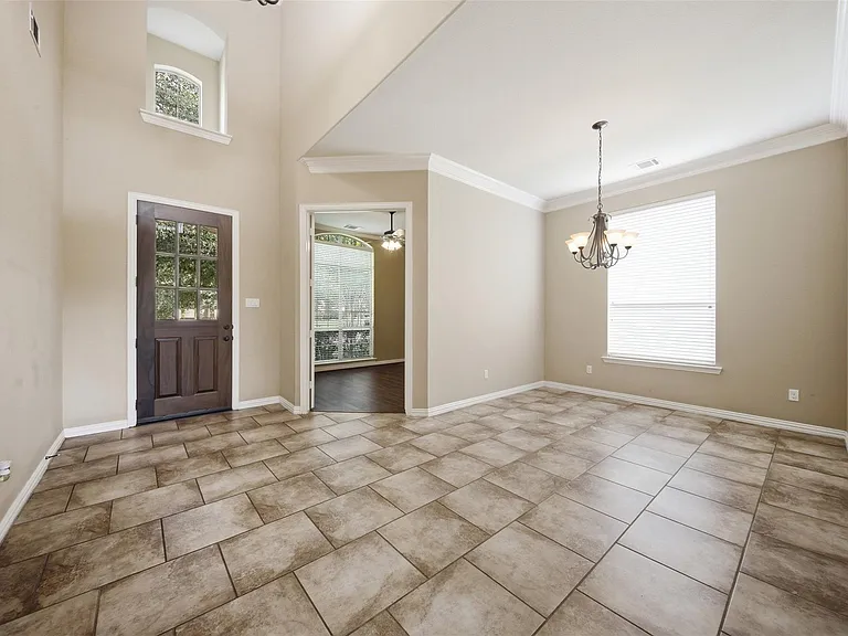 63 Vershire Cir — Photo 9