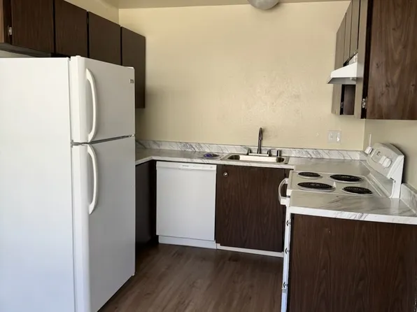 894 Santa Alicia Dr, Rohnert Park, CA 94928