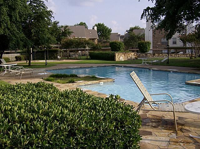 1st image of 3140 Devonshire Dr APT 137