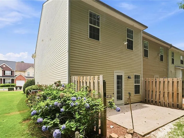 2915 Greyhawk Ln — Photo 28